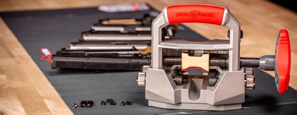 Presse pour démontage hausse et guidon pistolet REAL AVID – Image 4
