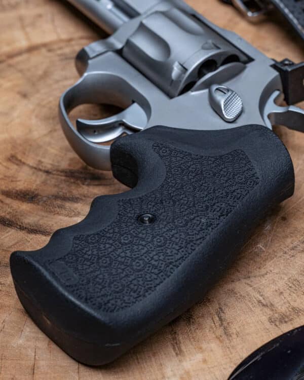 POIGNEE POLYMERE ERGONOMIQUE REVOLVER TAURUS – Image 2